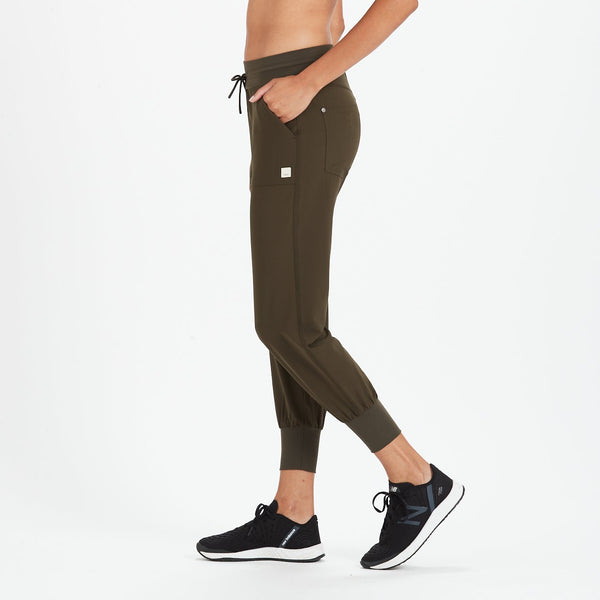 Summits Woven Jogger | Evergreen